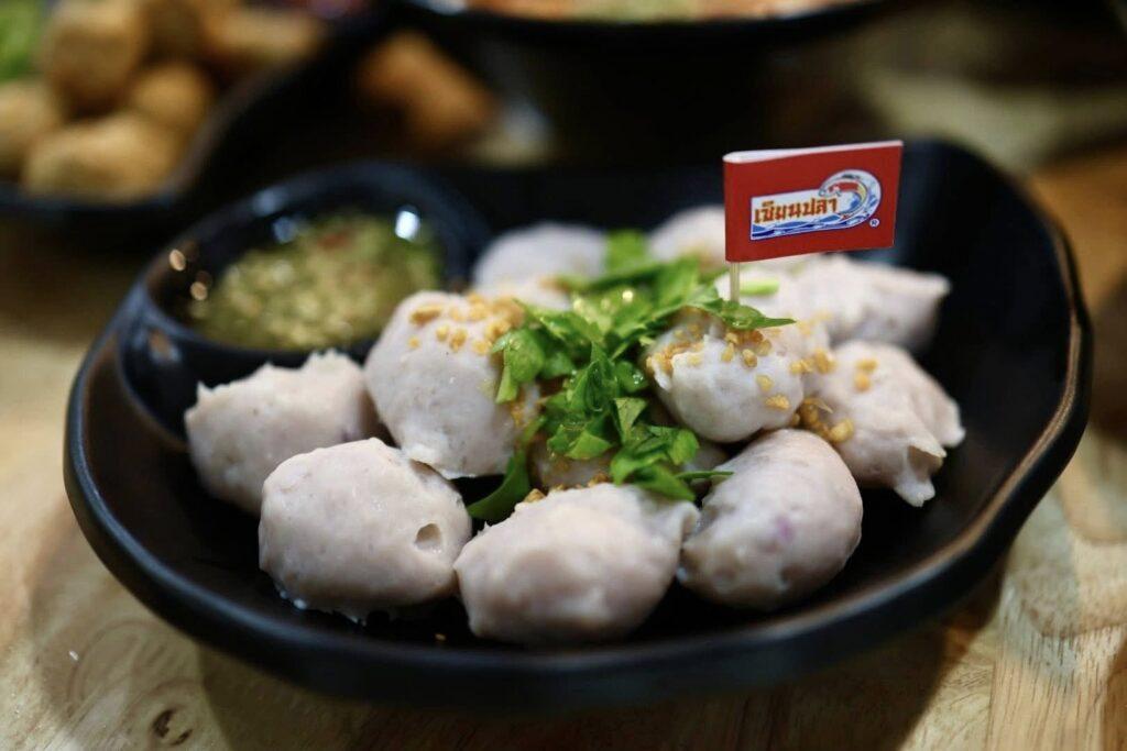 เซียนปลา | แฟรนไชส์ลูกชิ้นปลาแท้ สูตรต้นตำรับ 80 ปี 2